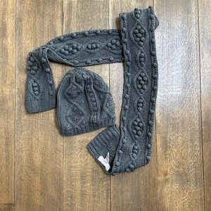 Stella McCartney knit hat scarf gray girls Small medium cable knit awesome